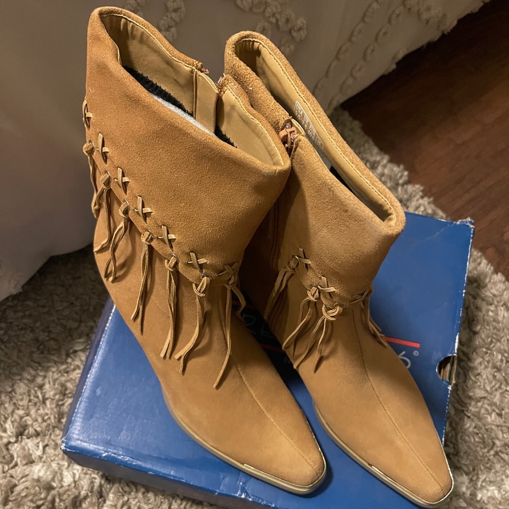 Fringe Boots 9.5 Tan